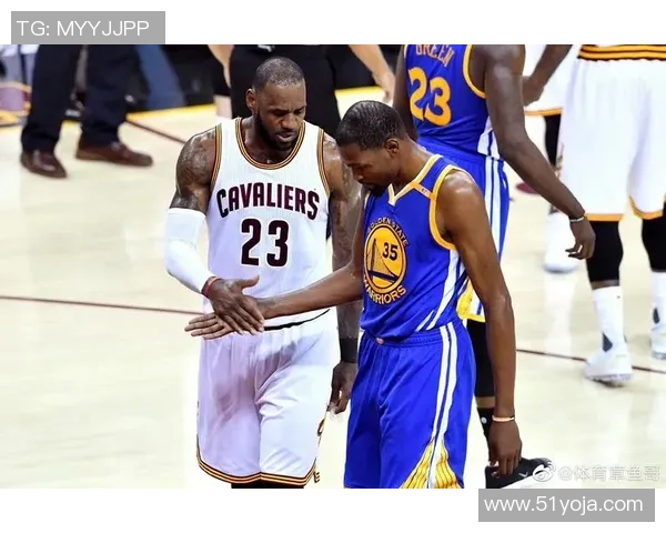 詹姆斯与杜兰特对决瞬间的精彩瞬间与篮球传奇的碰撞